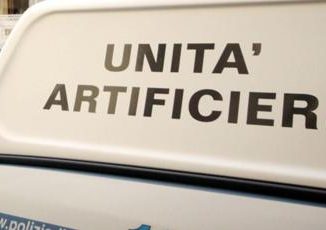 Torino, pacco sospetto alla fermata della metro: artificieri sul posto 4 Torino pacco sospetto alla fermata della metro artificieri sul posto
