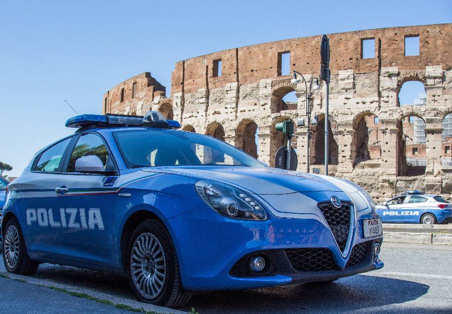 POLIZIA ROMA COLOSSEO