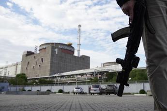 Ucraina, danni alla centrale Zaporizhzhia. Aiea: “Nessuna minaccia nucleare”
