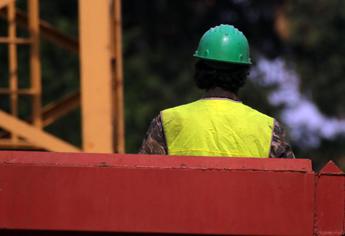 Autista di bus, carpentiere, esperto Ai: le 10 professioni introvabili