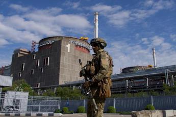 Ucraina, raid russi su Zaporizhzhia: danneggiato reattore centrale