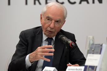 Giuliano Amato lascia la Commissione Ia: “Ci perdono qualcosa…”