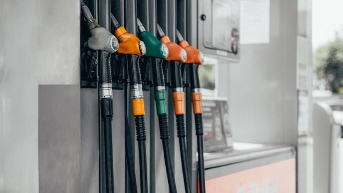 Carburanti, prosegue aumento prezzo benzina e diesel: quanto costa ora fare il pieno