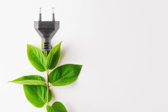 Consumi energetici stabili, ma emissioni al -8%: gli effetti benefici delle rinnovabili 3 Consumi energetici stabili ma emissioni al 8 gli effetti benefici delle rinnovabili