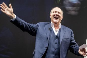 Natale, Gerry Scotti annuncia: "C'è una sorpresa per voi" 1 Natale Gerry Scotti annuncia Ce una sorpresa per voi