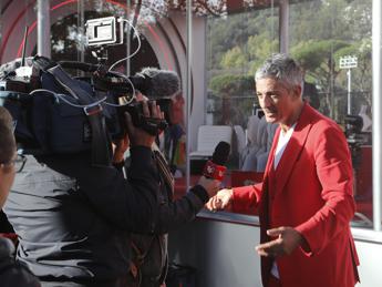 Viva Rai2, fenomeno Fiorello: il suo show cresce oltre il 5,5% sul 2022 1 Viva Rai2 fenomeno Fiorello il suo show cresce oltre il 55 sul 2022