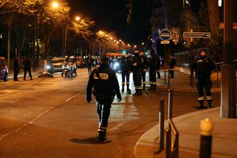 Parigi grida Allah Akbar e uccide una persona