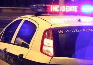 Roma, incidente fra taxi e scooter: un morto 4 Roma incidente fra taxi e scooter un morto