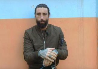 Striscia La Notizia, Brumotti aggredito a Napoli: "Ho rischiato il linciaggio" 4 Striscia La Notizia Brumotti aggredito a Napoli Ho rischiato il linciaggio