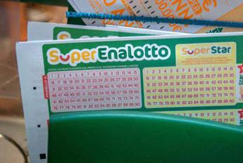 Superenalotto, numeri combinazione vincente oggi 3 febbraio 2024