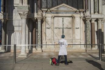 Venezia, blitz di Ultima Generazione contro la Basilica di San Marco
