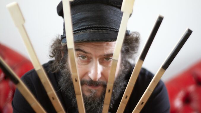Vinincio Capossela (c) Jean-Philippe Pernot orizzontale Foto Ufficio Stampa
