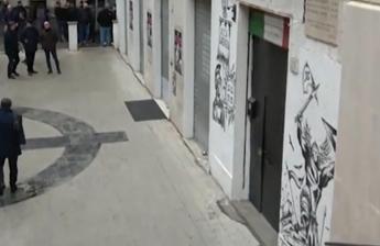Acca Larenzia, cinque denunciati per saluto romano. Piantedosi alla Camera