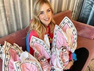 Chiara Ferragni, influencer indagata per truffa aggravata: uova di Pasqua e bambole nel mirino 2 Chiara Ferragni influencer indagata per truffa aggravata uova di Pasqua e bambole nel mirino