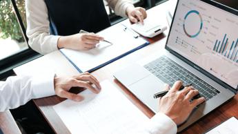 Conviene optare per PAC su ETF o fondi? L’analisi di SoldiExpert SCF con le informazioni necessarie