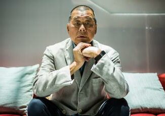 Hong Kong Jimmy Lai a processo si dichiara non colpevole