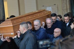 Cagliari: Ultimo saluto, di un Isola al suo Re 1 Feretro Gigi Riva