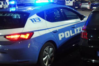 Lazio-Roma, 30enne accoltellato da tifosi laziali in un pub dopo derby