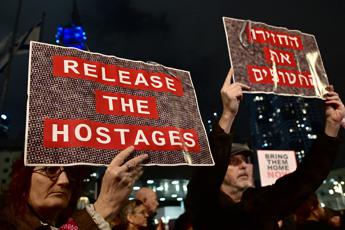 Ostaggi Hamas, Israele: “Vertice Parigi costruttivo ma ancora lacune”