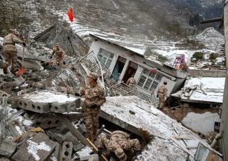 Terremoto in Cina, scossa 7.1 al confine tra Xinjiang e Kyrgyzstan 2 Terremoto in Cina scossa 7.1 al confine tra Xinjiang e Kyrgyzstan