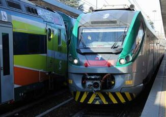 Trenord con Fnm oltre 60 mln per rinnovo 34 treni 4 Trenord con Fnm oltre 60 mln per rinnovo 34 treni