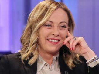 Giorgia Meloni, la compagna di scuola: "Amava Michael Jackson, Moonwalk nei corridoi" 4 Giorgia Meloni la compagna di scuola Amava Michael Jackson Moonwalk nei corridoi