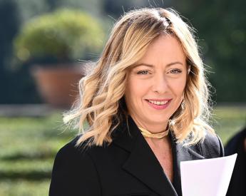 Meloni: “Record di occupati, abbiamo smesso di pagare chi non lavora”