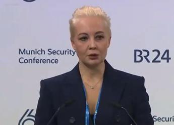 Morte Navalny, il messaggio della moglie a Putin: “Pagherai tutto”