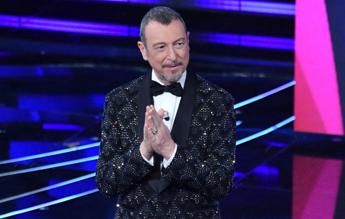 Sanremo 2024, Amadeus si commuove: “Un festival di tutti, grazie”
