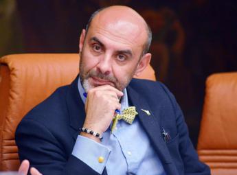 Sanremo: è polemica su spot omosex, Pillon: “Propaganda, ormai è festival lgbtq”