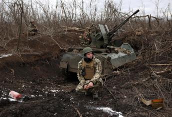 Ucraina, Londra in pressing su Berlino: “Germania deve dare missili Taurus”