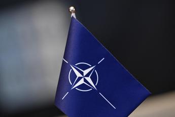 Ucraina-Russia, Nato pronta a una guerra lunga: aiuti a Kiev anche per il 2025