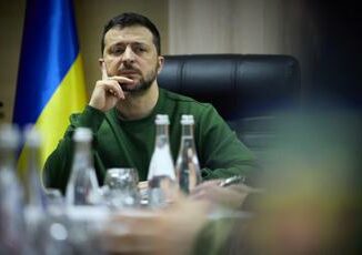 Ucraina, Zelensky va da Erdogan: "Putin vuole tutto il paese" 3 Ucraina Zelensky va da Erdogan Putin vuole tutto il paese