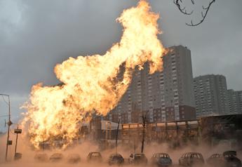 Ucraina, allarme aereo in tutto il Paese: esplosioni a Kiev