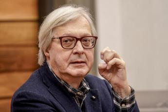 Europee, Vittorio Sgarbi si candida con Fratelli d’Italia