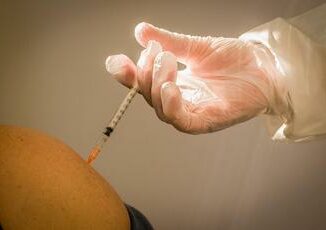 "Giusto togliere le multe ai no vax", il parere del senatore medico 4 Giusto togliere le multe ai no vax il parere del senatore medico
