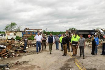 Tornado si abbatte sull’Oklahoma, almeno 4 morti tra cui un neonato – Video