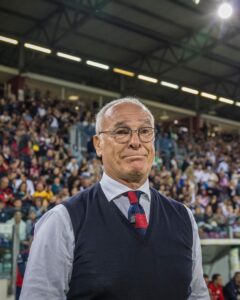 Cagliari. L'Unipol Domus abbraccia il suo Imperatore: Claudio Ranieri lascia il Cagliari 1 Ranieri si commuove