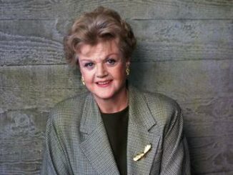 Morto a 94 anni il produttore Edgar Lansbury, fratello della 'Signora in giallo' 3 Morto a 94 anni il produttore Edgar Lansbury fratello della Signora in giallo