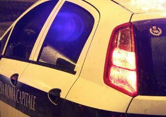 Roma, abbandona la figlia sul Raccordo per un 5 in latino 2 Roma abbandona la figlia sul Raccordo per un 5 in latino