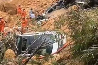 Tragedia in Cina, crolla carreggiata in autostrada: 24 morti 4 Tragedia in Cina crolla carreggiata in autostrada 24 morti