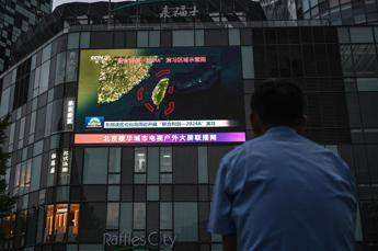 Cina, maxi esercitazione e nuova minaccia a Taiwan: “Indipendenza è guerra”