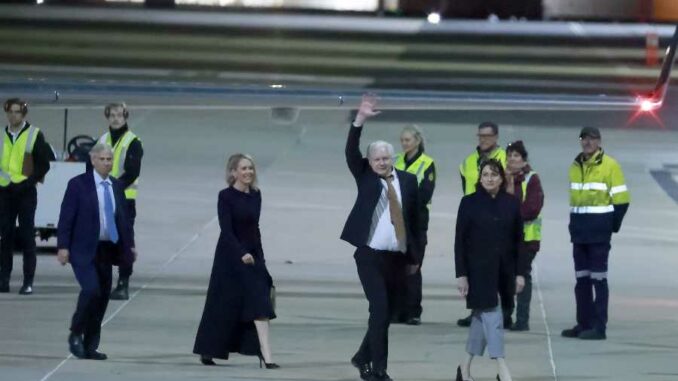 Julian Assange per mediapress24 IPA_Agency_IPA47502630-1 Il fondatore di WikiLeaks, Julian Assange, arriva a Canberra, al suo ritorno in Australia dopo il suo drammatico rilascio dalla prigione di Belmarsh a Londra, dove ha trascorso cinque anni, in gran parte in isolamento, combattendo l'estradizione. Data immagine: mercoledì 26 giugno 2024.