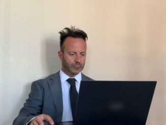 Claudio Acquista, imprese e consulenza: “Certificazioni fondamentali per l’efficienza aziendale. Ma oggi serve anche formazione sulla privacy” 2 Claudio Acquista imprese e consulenza Certificazioni fondamentali per lefficienza aziendale. Ma oggi serve anche formazione sulla privacy