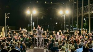 Lirica sotto la Luna Piena: Trionfo di Voci e Note al Parco della Musica 1 Orchestra del Teatro Lirico al Parco della Musica