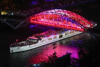 Parigi 2024, “la cerimonia peggiore di sempre”: X boccia lo show