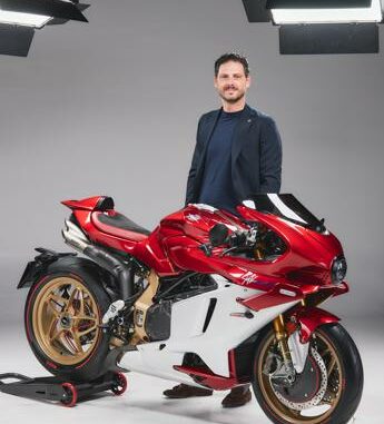 Presentata la nuova MV Agusta Superveloce 1000 Serie Oro