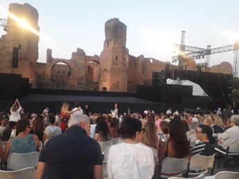 Roma, problemi tecnici: stop 35 minuti per spettacolo Bolle a Caracalla