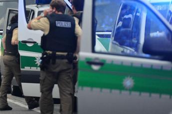 Germania, attacco con coltello a Solingen: morti e feriti alla festa cittadina