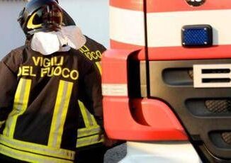 Lecce palazzina crolla durante lavori a Carmiano estratti vivi dalle macerie quattro operai